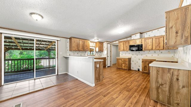 110 Draper Drive, Springtown, TX 76082