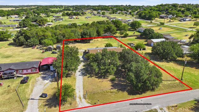 110 Draper Drive, Springtown, TX 76082