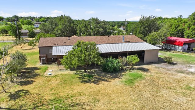 110 Draper Drive, Springtown, TX 76082