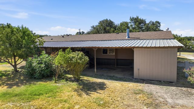 110 Draper Drive, Springtown, TX 76082