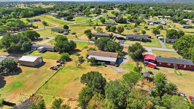 110 Draper Drive, Springtown, TX 76082