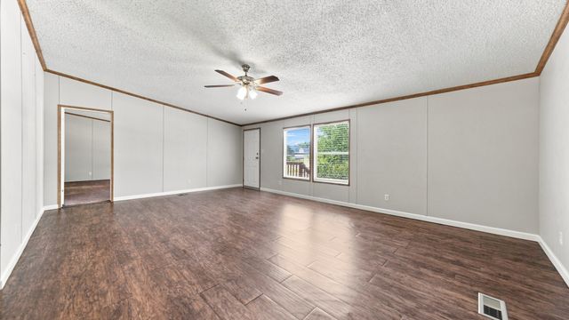 110 Draper Drive, Springtown, TX 76082