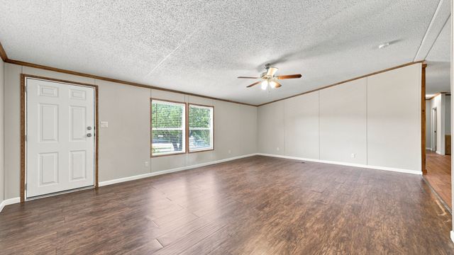 110 Draper Drive, Springtown, TX 76082