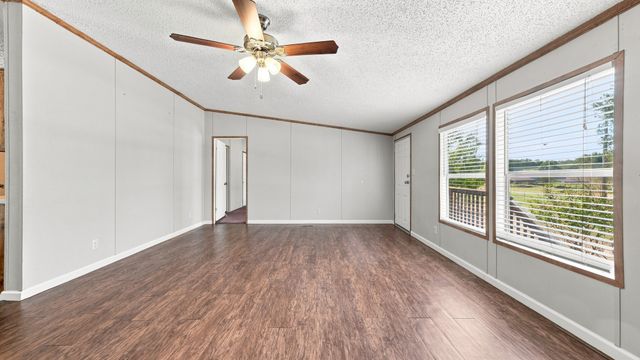 110 Draper Drive, Springtown, TX 76082