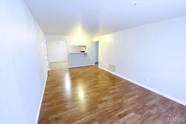 660 Materdie Lane 204, Florissant, MO 63031