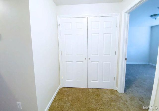 660 Materdie Lane 204, Florissant, MO 63031