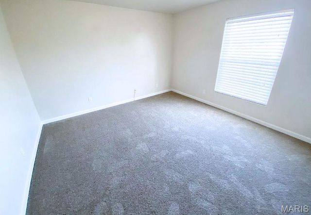 660 Materdie Lane 204, Florissant, MO 63031