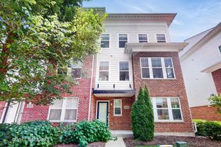 3546 Kemper Drive, Woodridge, IL 60517