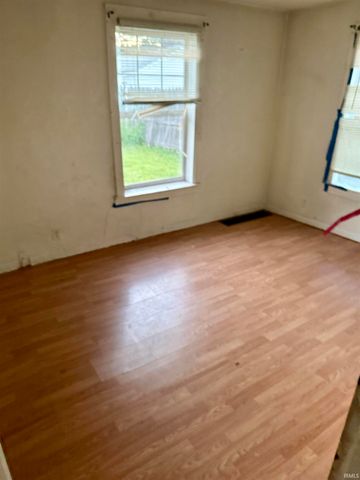 1649 N Adams Street, South Bend, IN 46628