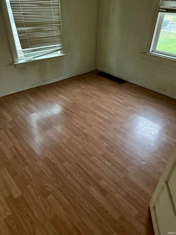 1649 N Adams Street, South Bend, IN 46628