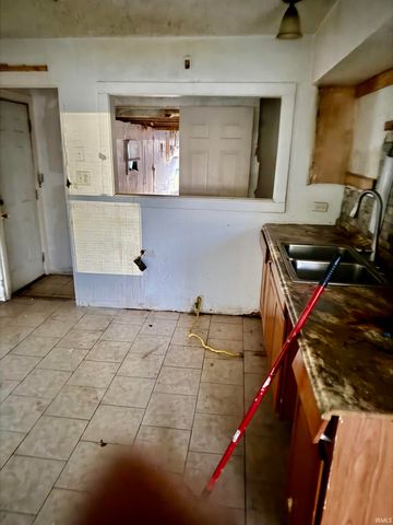 1649 N Adams Street, South Bend, IN 46628