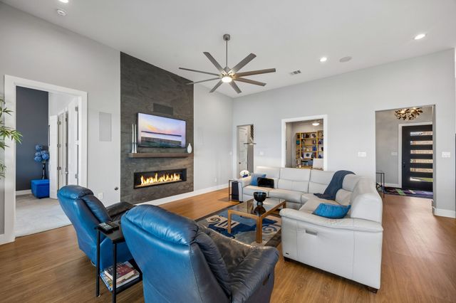 11009 Lakeside Drive, Fort Worth, TX 76179