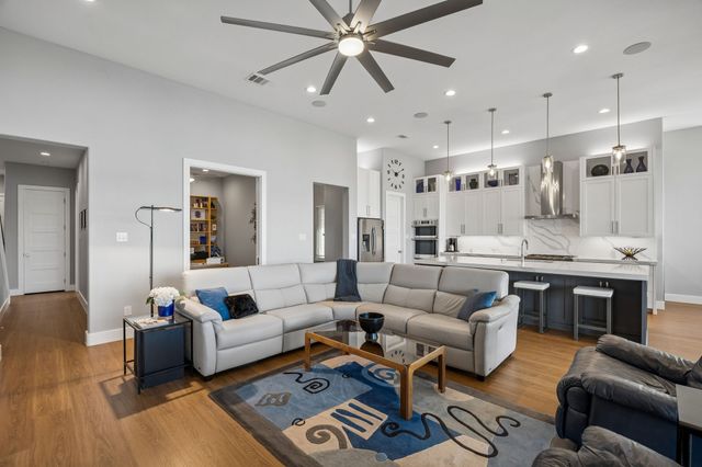 11009 Lakeside Drive, Fort Worth, TX 76179