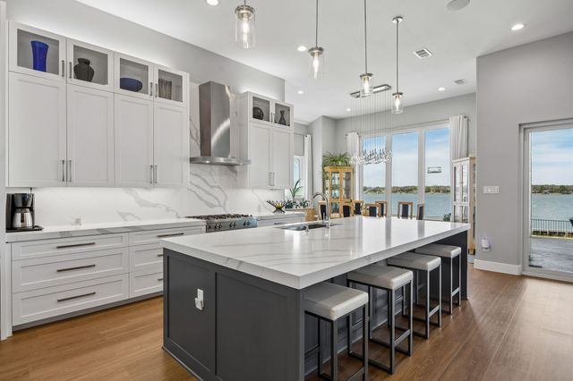 11009 Lakeside Drive, Fort Worth, TX 76179