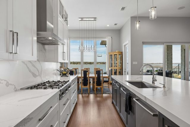 11009 Lakeside Drive, Fort Worth, TX 76179