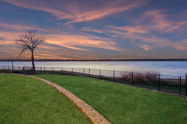 11009 Lakeside Drive, Fort Worth, TX 76179