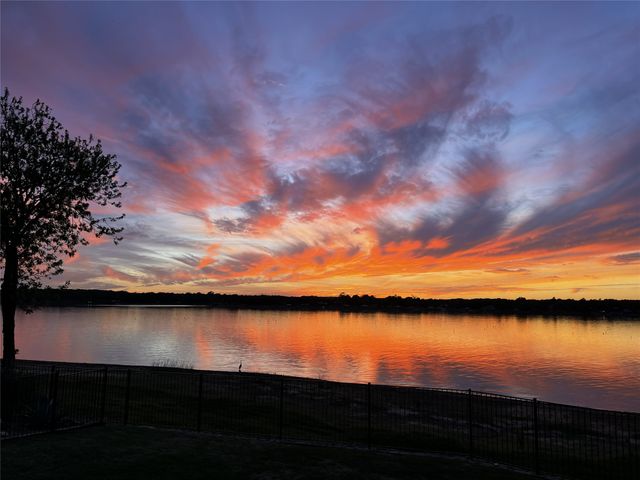 11009 Lakeside Drive, Fort Worth, TX 76179