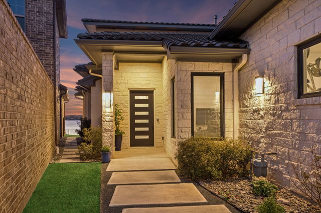 11009 Lakeside Drive, Fort Worth, TX 76179