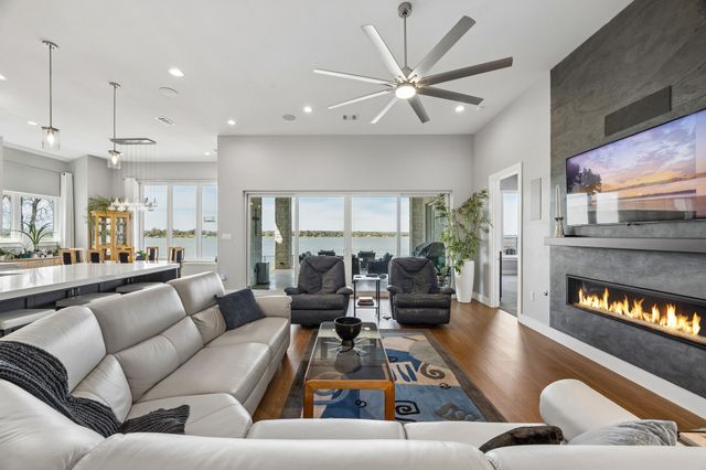 11009 Lakeside Drive, Fort Worth, TX 76179