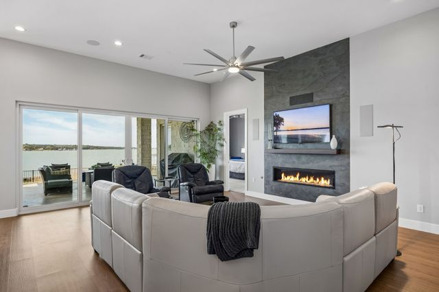 11009 Lakeside Drive, Fort Worth, TX 76179