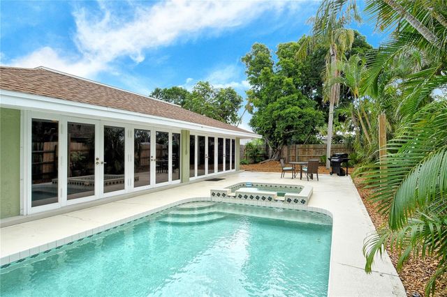 6303 3RD AVENUE NW, Bradenton, FL 34209