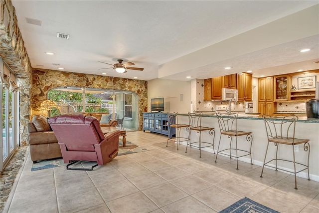 6303 3RD AVENUE NW, Bradenton, FL 34209
