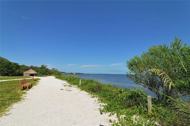 6303 3RD AVENUE NW, Bradenton, FL 34209