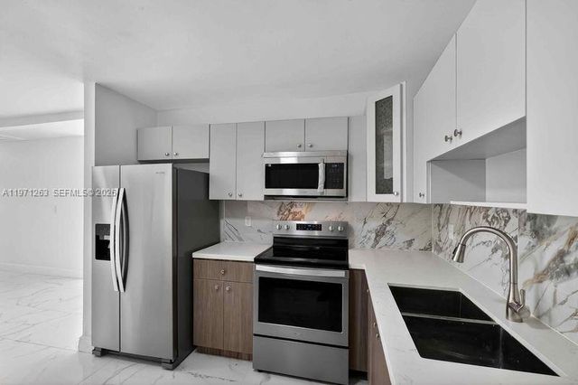 17821 NW 22nd Ave, Miami Gardens, FL 33056