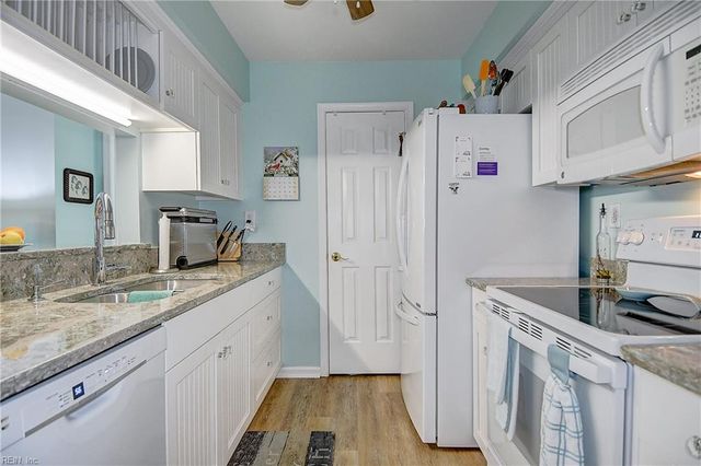 4221 Beasley CT, Virginia Beach, VA 23462