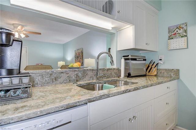 4221 Beasley CT, Virginia Beach, VA 23462