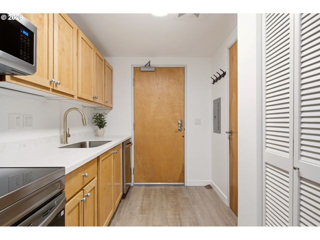 701 COLUMBIA St 501, Vancouver, WA 98660