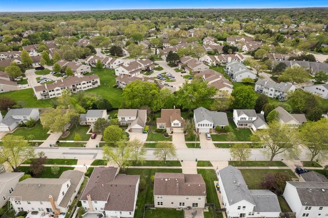 1002 HOBSON Drive, Buffalo Grove, IL 60089