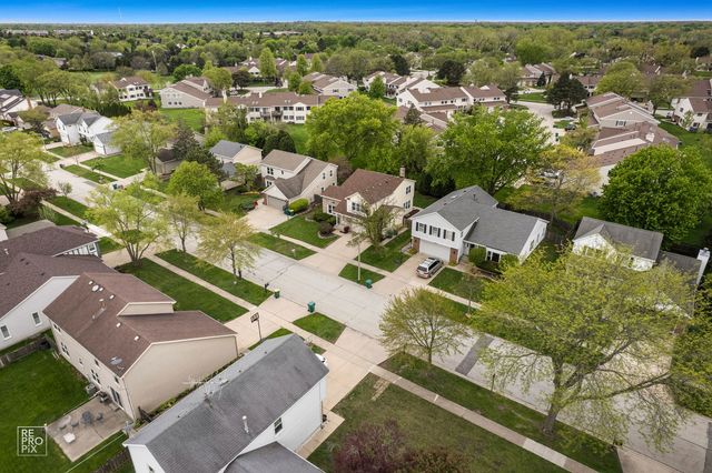 1002 HOBSON Drive, Buffalo Grove, IL 60089
