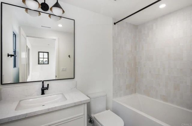 832 Conestoga Court, Encinitas, CA 92024
