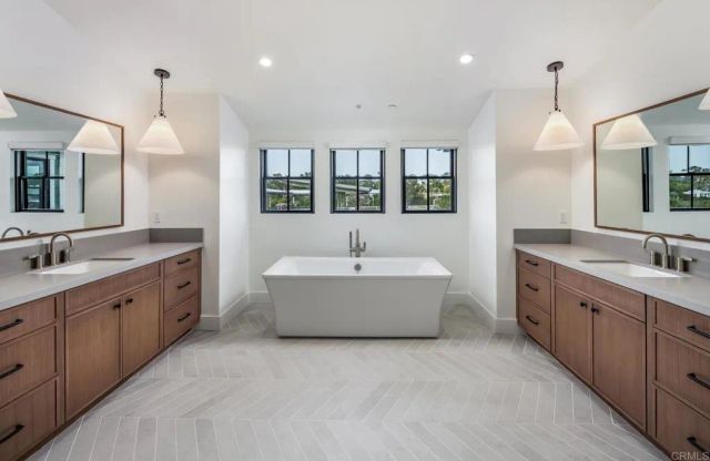 832 Conestoga Court, Encinitas, CA 92024