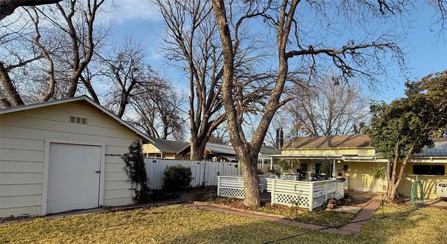 2511 Greenway Drive, Brownwood, TX 76801