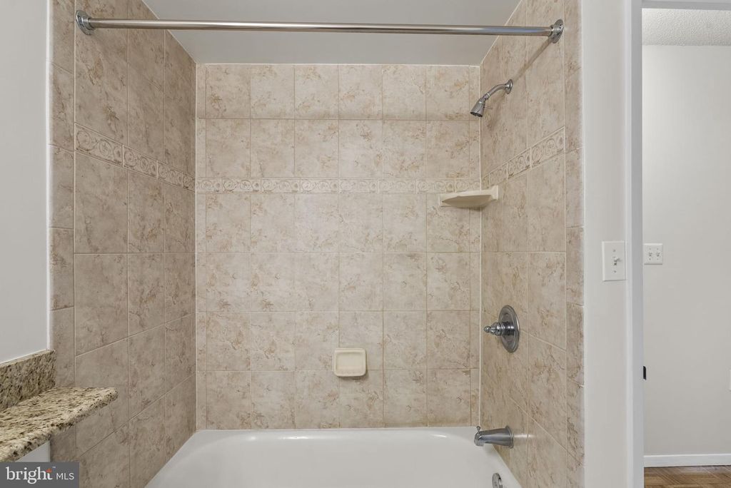 Image 15 of property listing at 4801 FAIRMONT AVE #909, Bethesda, MD 20814