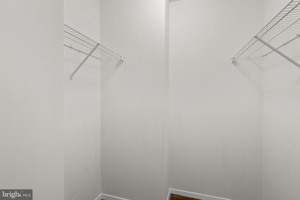 Image 17 of property listing at 4801 FAIRMONT AVE #909, Bethesda, MD 20814
