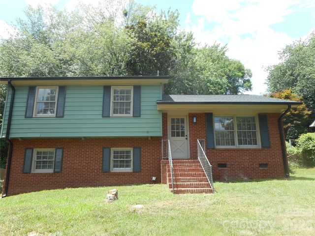 7556 Thorncliff Drive, Charlotte, NC 28210