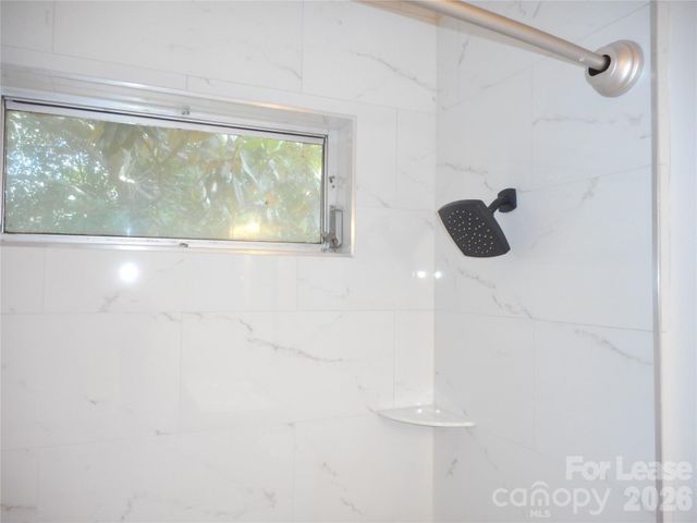 7556 Thorncliff Drive, Charlotte, NC 28210