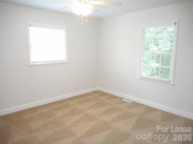 7556 Thorncliff Drive, Charlotte, NC 28210