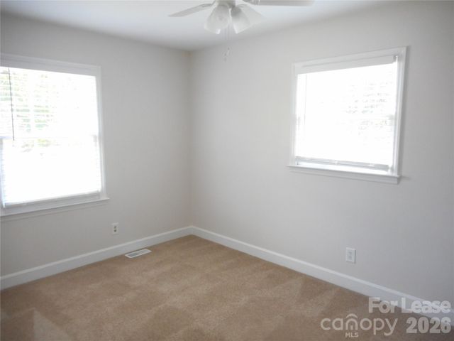 7556 Thorncliff Drive, Charlotte, NC 28210