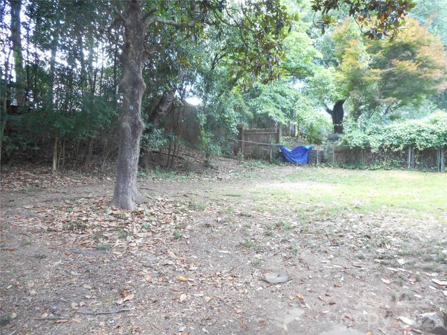 7556 Thorncliff Drive, Charlotte, NC 28210