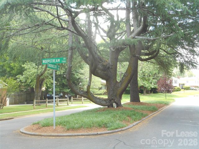 7556 Thorncliff Drive, Charlotte, NC 28210