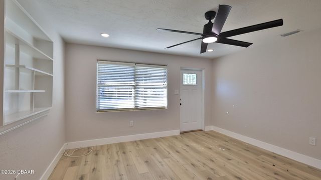 11 Swan Avenue, New Smyrna Beach, FL 32168