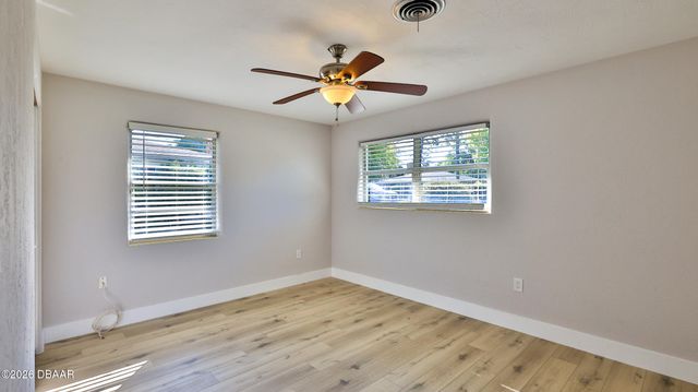 11 Swan Avenue, New Smyrna Beach, FL 32168