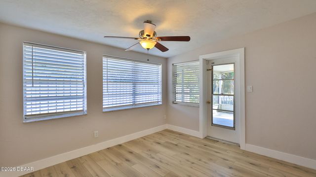 11 Swan Avenue, New Smyrna Beach, FL 32168