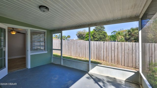 11 Swan Avenue, New Smyrna Beach, FL 32168