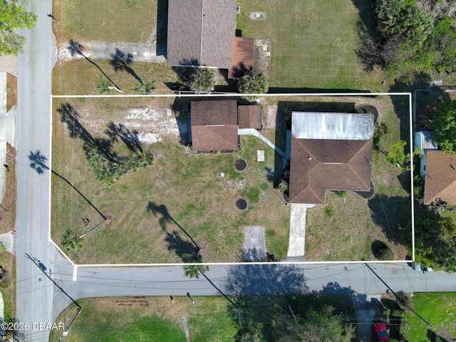 11 Swan Avenue, New Smyrna Beach, FL 32168