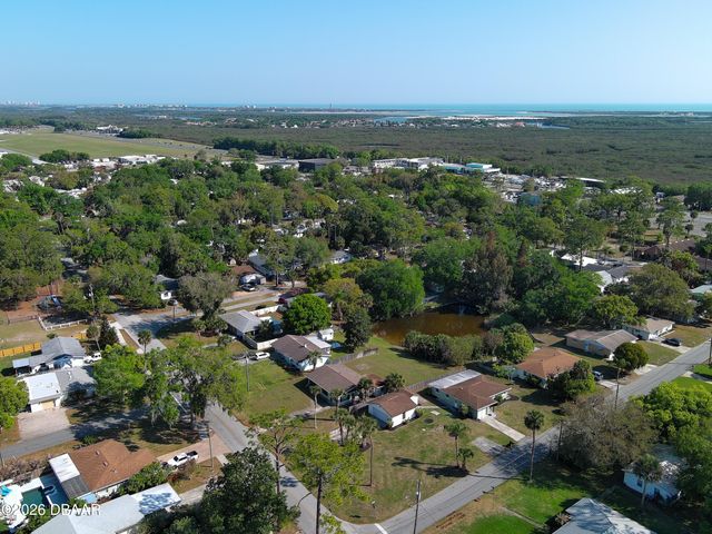 11 Swan Avenue, New Smyrna Beach, FL 32168